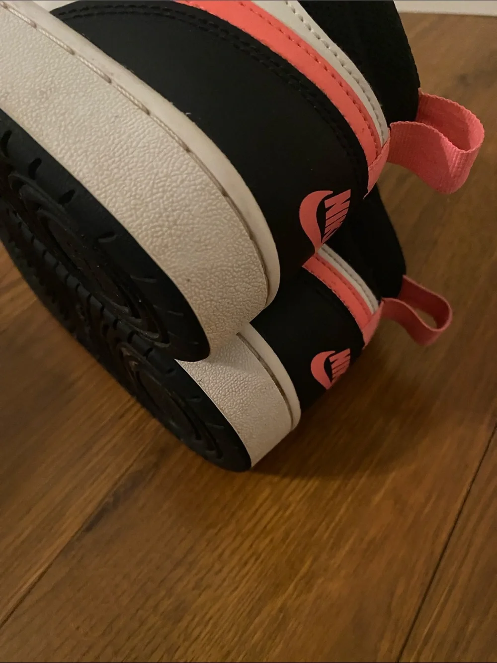 Nike Big Kids High-Top Court BOROUGH MID 2 Sneakers in Black, White & Pink